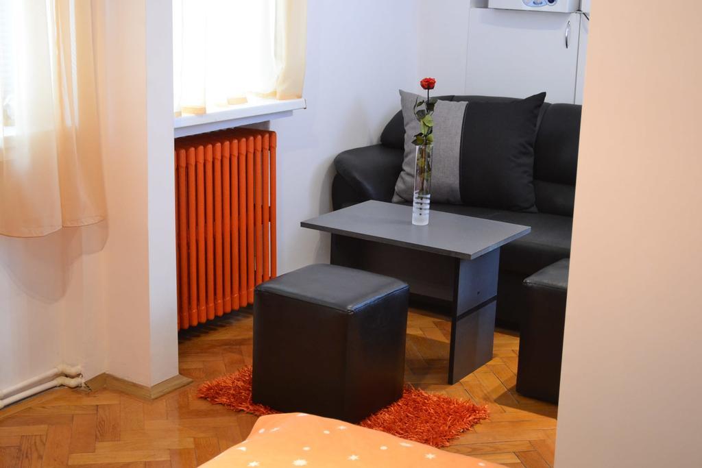 Victoria Studio Bucarest Chambre photo